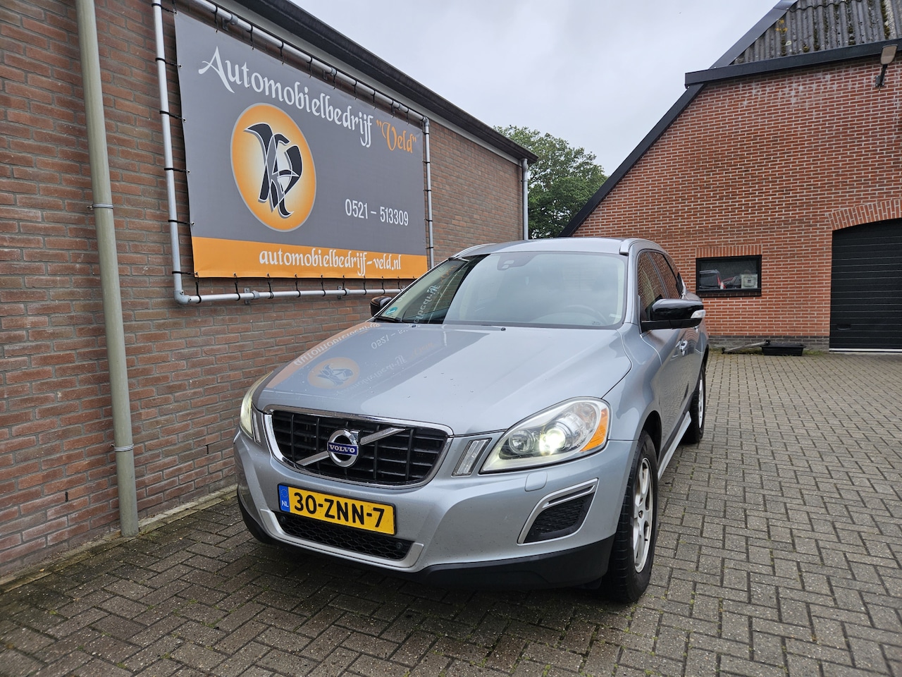 Volvo XC60 - 2.4 D5 AWD Summum - AutoWereld.nl
