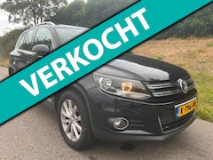 Volkswagen Tiguan - 2.0 TDI Comfort&Design - PANO - Clima - Cruise - Trekhaak