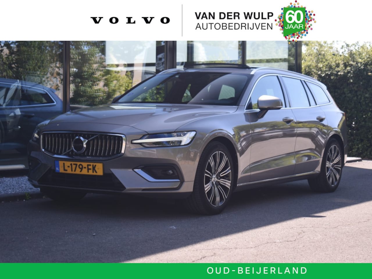 Volvo V60 - B3 163pk Inscription | Schuifdak | Camera | Trekhaak | HarmanKardon - AutoWereld.nl