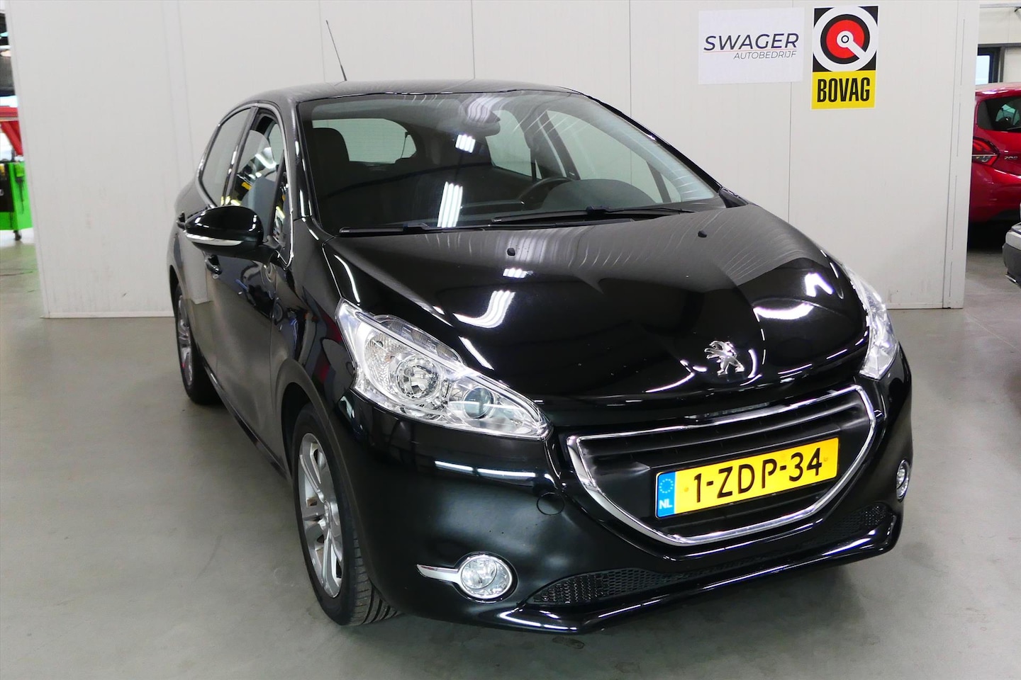 Peugeot 208 - 1.2 PureTech 82PK 5D Allure (1ste eigenaars) - AutoWereld.nl