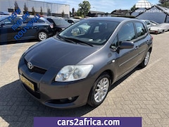 Toyota Auris - 1.6-16V Luna Business