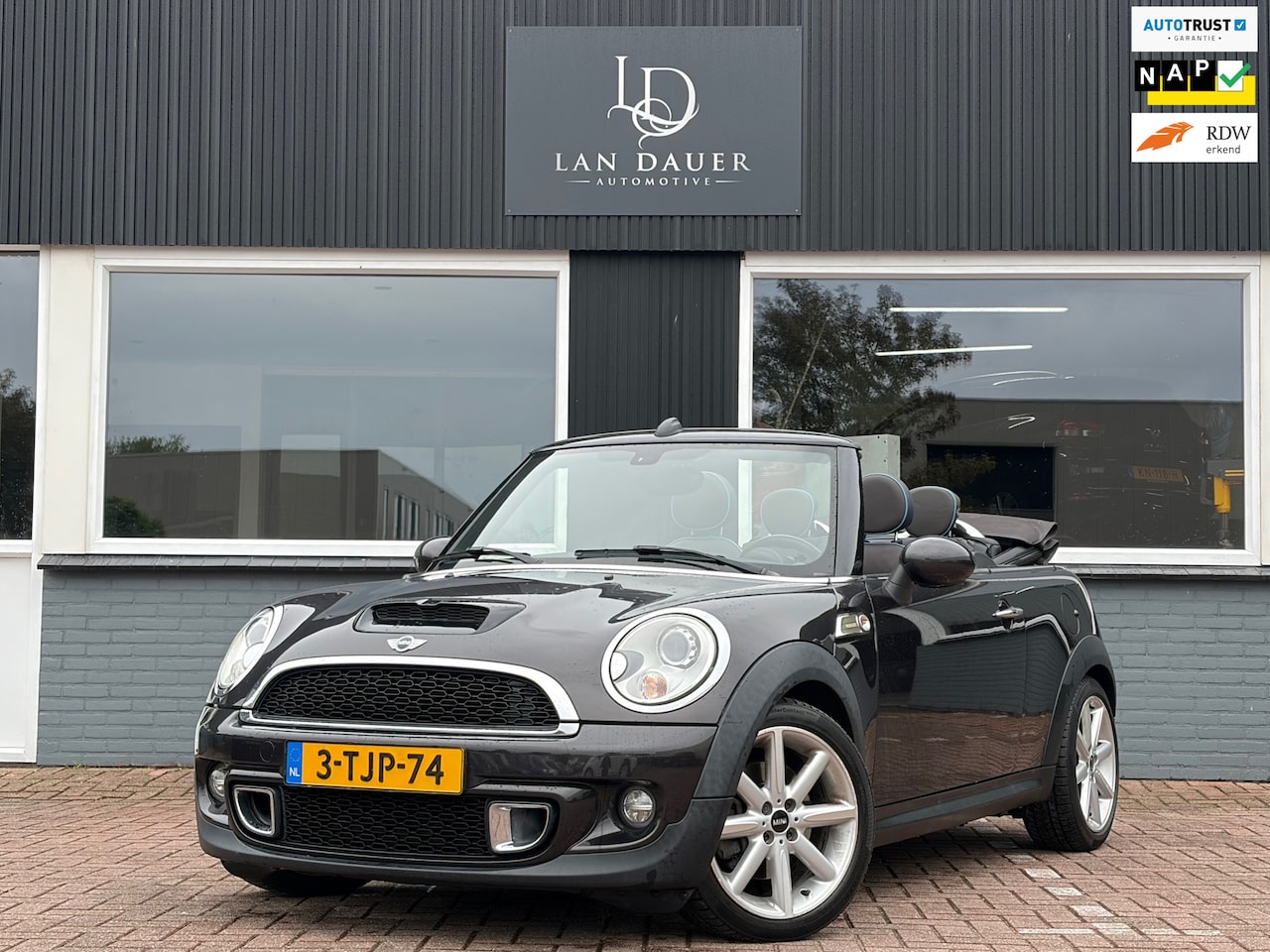 MINI Cabrio - 1.6 Cooper S Stoelverwarming / Leder / Nette! - AutoWereld.nl