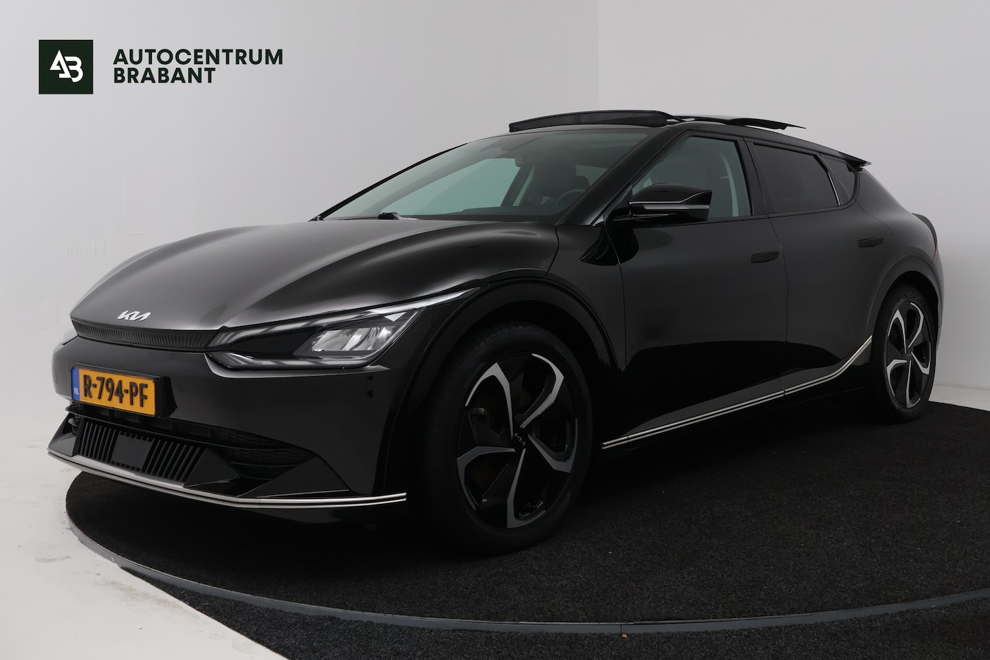 Kia EV6 - Plus Advanced 77.4 kWh (PANORAMADAK, STUUR-/STOELVERWARMING, SFEERVERLICHTING, MERIDIAN, E - AutoWereld.nl