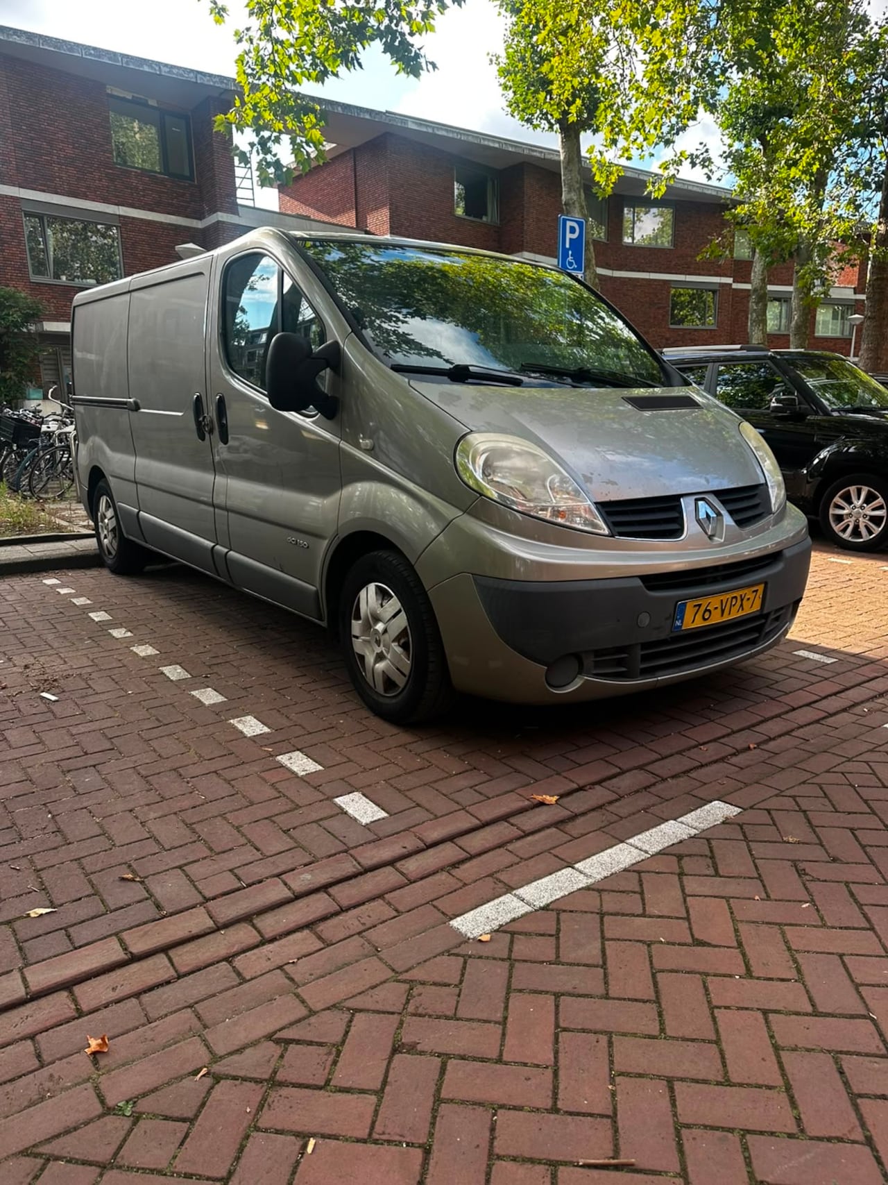 Renault Trafic - 2.5 dCi T29 L2H1 - AutoWereld.nl