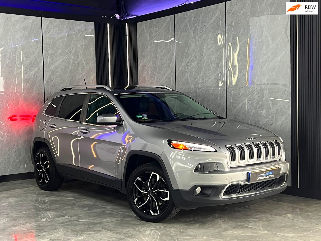 Jeep Cherokee - LTD. |Pano|Automaat|Keyless|Stoelverw|Leer|Trekhaak|Stuurverw|Led|Boekjes - AutoWereld.nl