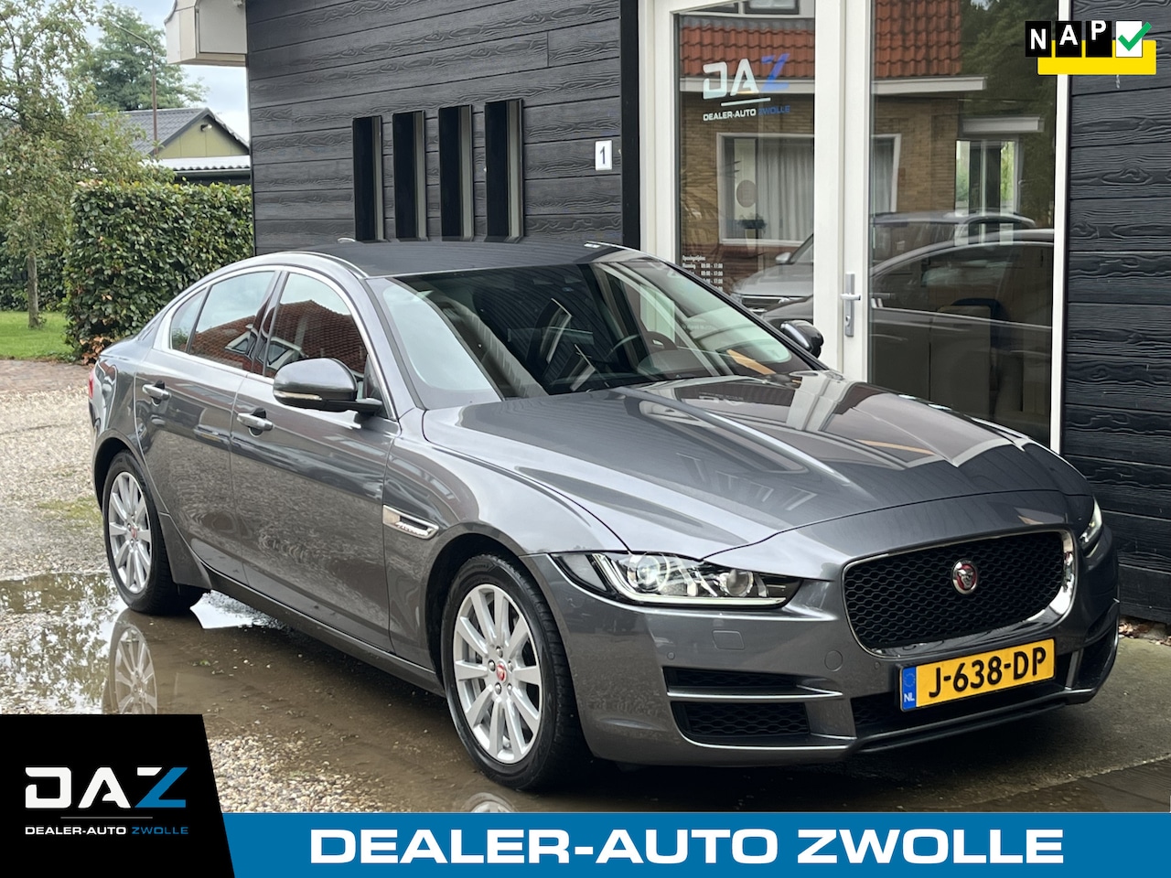 Jaguar XE - 2.0t Pure Aut/Ecc/Leer/Navi - AutoWereld.nl