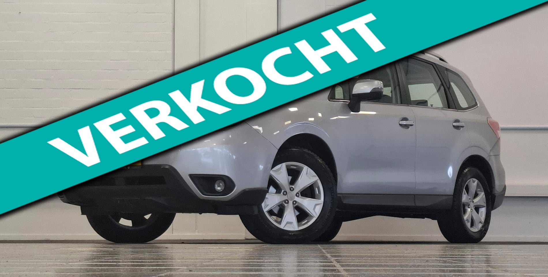 Subaru Forester - 2.0 Luxury Plus Automaat 1e Eigenaar 100% Onderhouden Trekhaak Camera Panoramadak - AutoWereld.nl