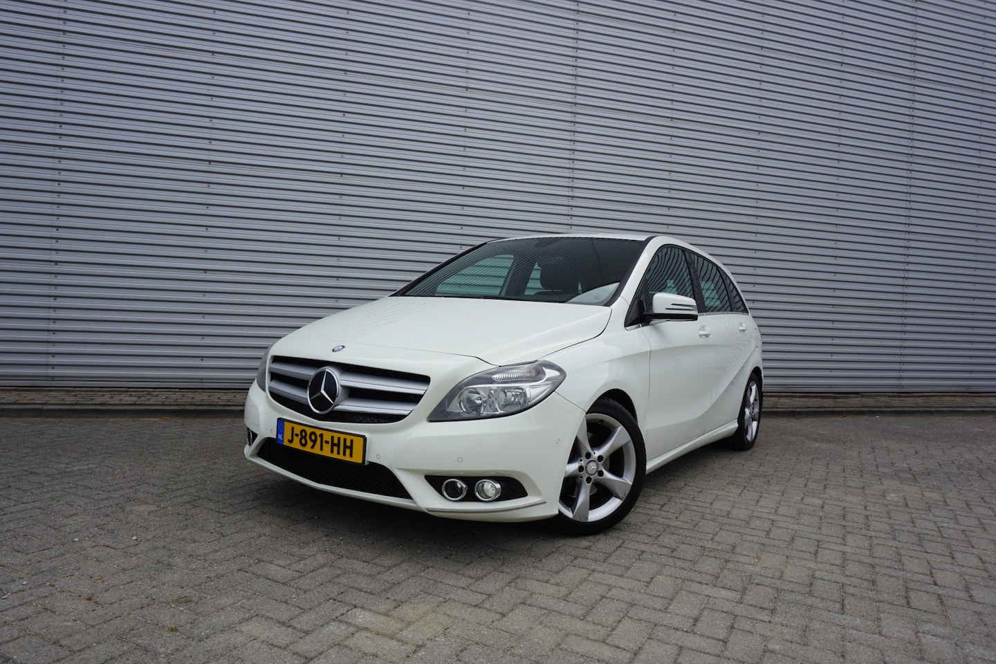 Mercedes-Benz B-klasse - 180 Prestige AUTOMAAT -Airco / Navi / Cruise / PDC / Elektr. ramen / Trekhaak / Lm velgen - AutoWereld.nl