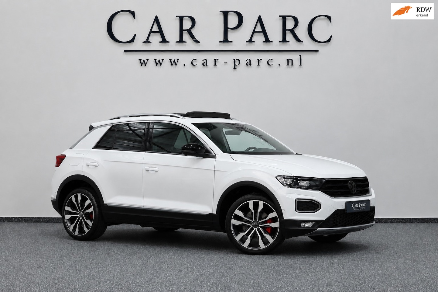 Volkswagen T-Roc - 2.0 TSI 4Motion R-LINE LED/VIRTUAL/PANO/HALF LEDER+S.VERWARMING/19" LMV/PDC/LINE/ACC/ECC/1 - AutoWereld.nl