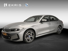 BMW 3-serie - Sedan 320e | M-Sportpakket | LED | Navigatie | Sportstoelen | Lendensteunen | DAB | Hifi s