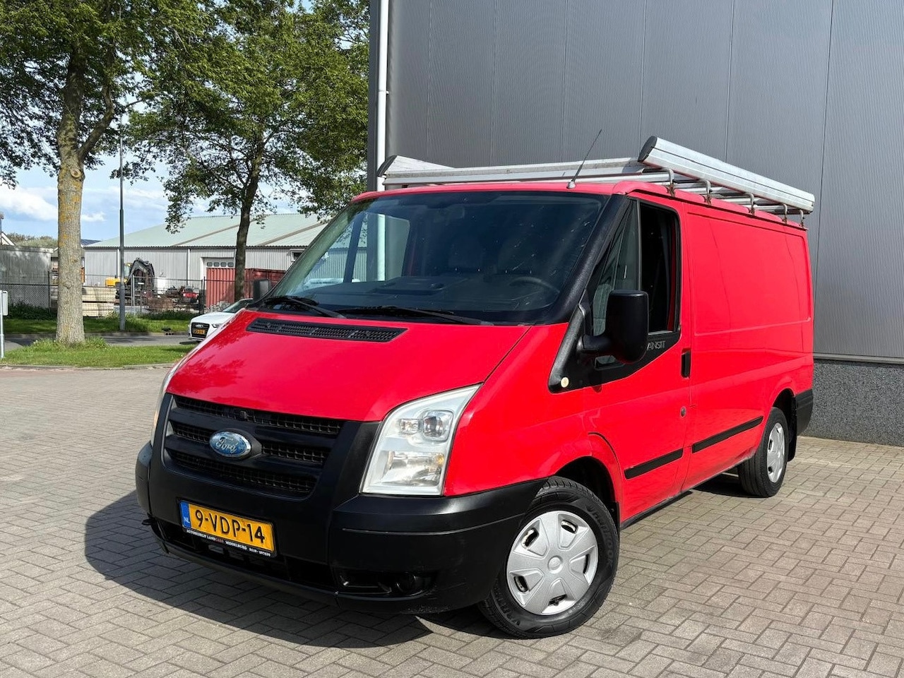 Ford Transit - 260S 2.2 TDCI 176.120KM Jaar Apk - AutoWereld.nl