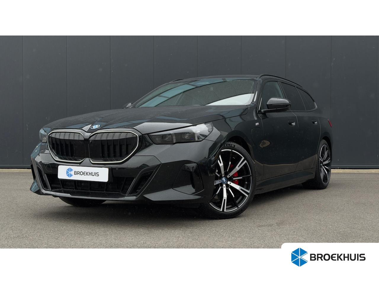 BMW 5-serie Touring - 530e 299pk M-SPORT Pro | 360 Camera | Leder/Alcantara | Trekhaak | Harman/Kardon | Adaptiv - AutoWereld.nl