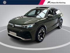 Volkswagen Tiguan - 1.5eTSI/150PK R-Line · Panoramadak · Trekhaak · 360°Camera + Parkeersensoren · Garantie t/