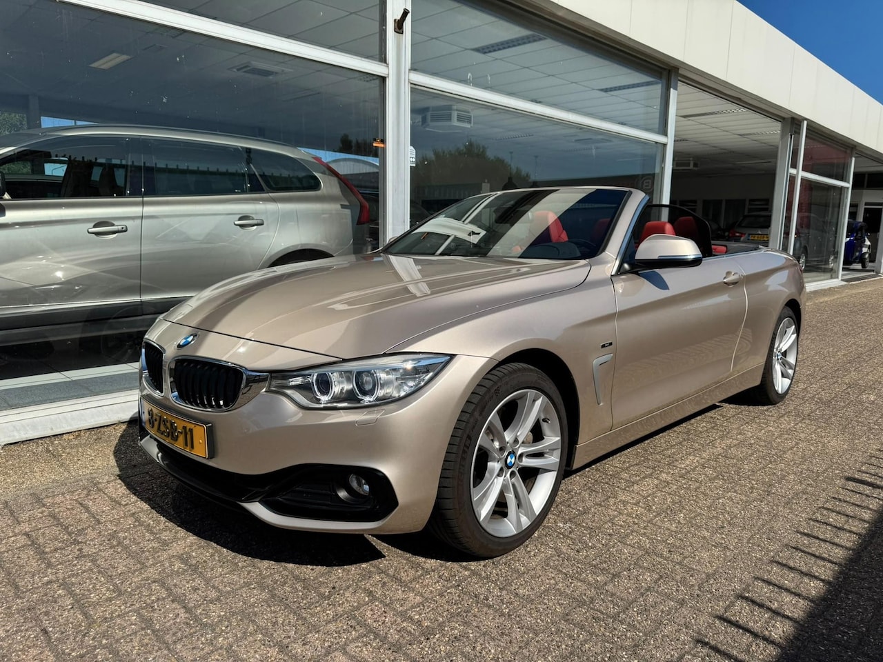 BMW 4-serie Cabrio - 435i xDrive High Executive | 2e eigenaar | Automaat | Navigatie | Cruise control | APK to - AutoWereld.nl