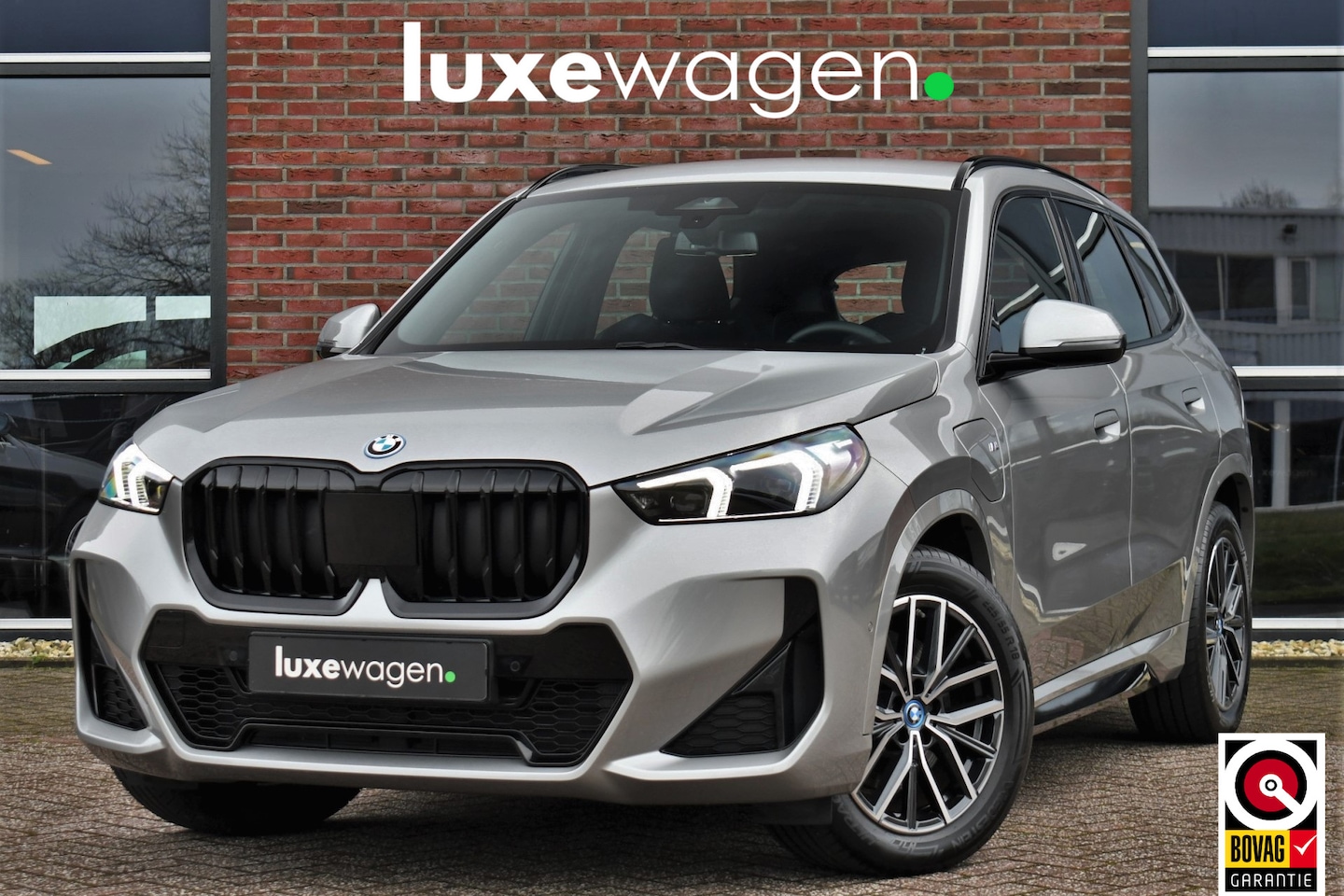 BMW X1 - xDrive25e M-Sport ACC HUD E-zetels 360-cam Shadowline Adp-onderstel - AutoWereld.nl