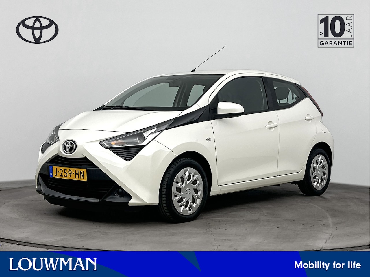 Toyota Aygo - 1.0 VVT-i x-play | BTW voertuig | Dealer onderhouden | Apple CarPlay/Android Auto | Achter - AutoWereld.nl