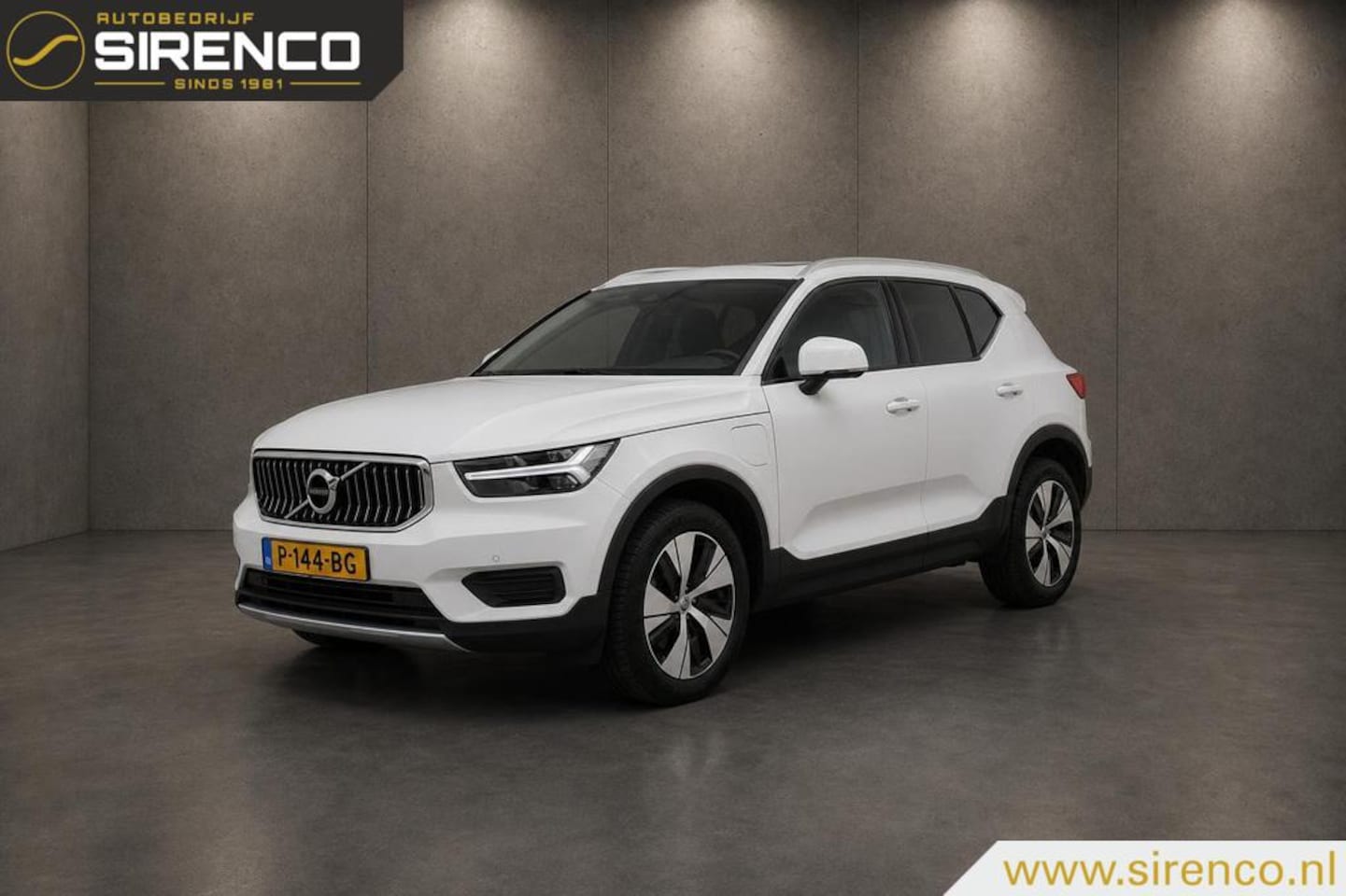 Volvo XC40 - 1.5 T4 Recharge Inscription | panoramadak| H&K | cruise control | stoel & stuur verwarming - AutoWereld.nl