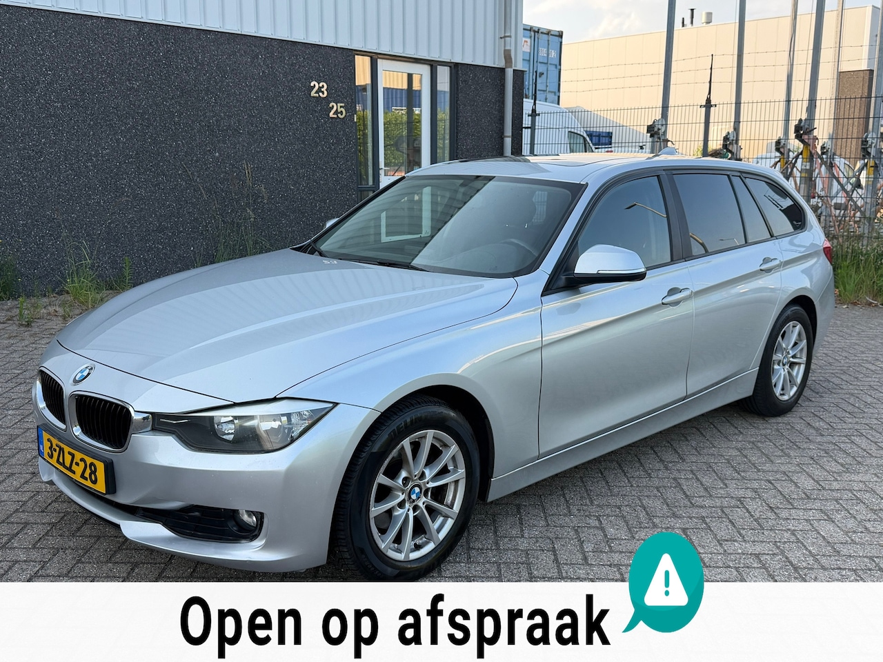 BMW 3-serie Touring - 318d Executive 2013 Pano Leer - AutoWereld.nl