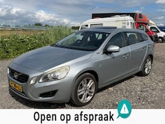 Volvo V60 - 2.4 D6 AWD Plug-In Hybrid Summum 2013