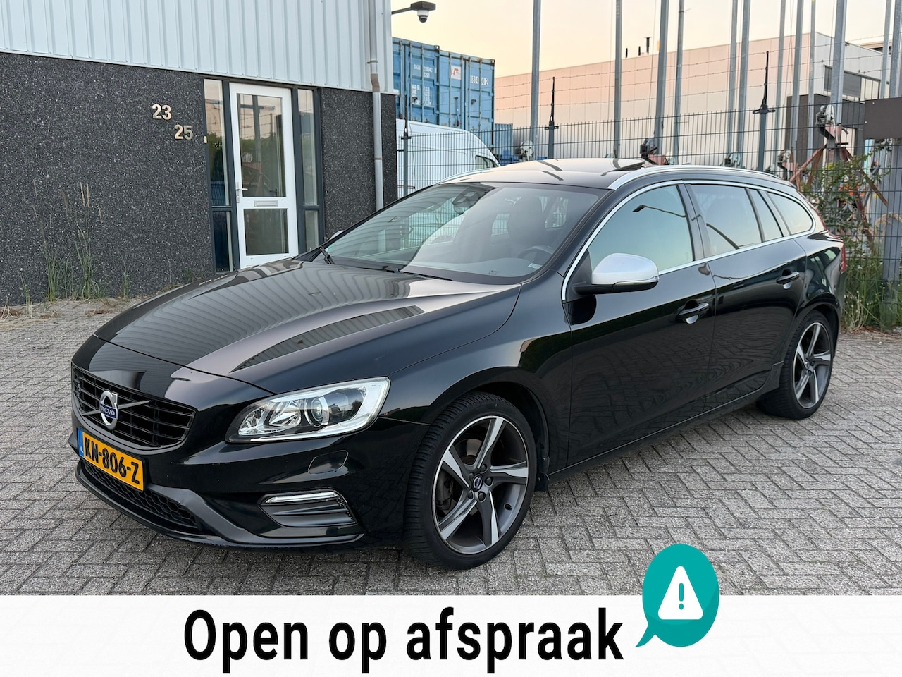 Volvo V60 - 2.0 D2 Nordic+ R-Design 2016 - AutoWereld.nl