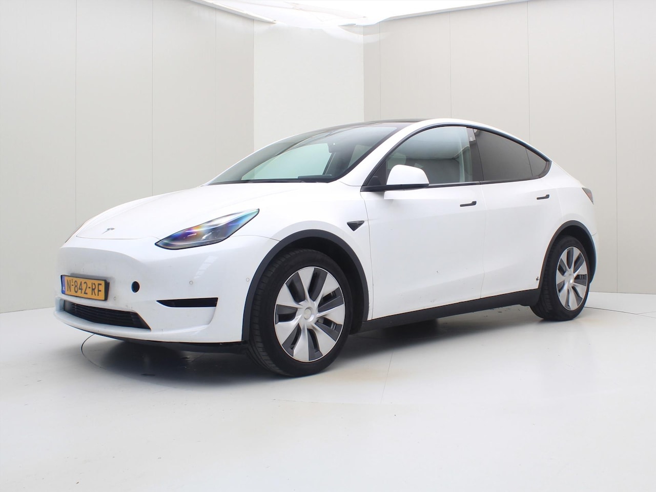 Tesla Model Y - Long Range 351pk AWD 89% SoH [ AUTOPILOT+19 INCH+PREMIUM AUDIO ] - AutoWereld.nl