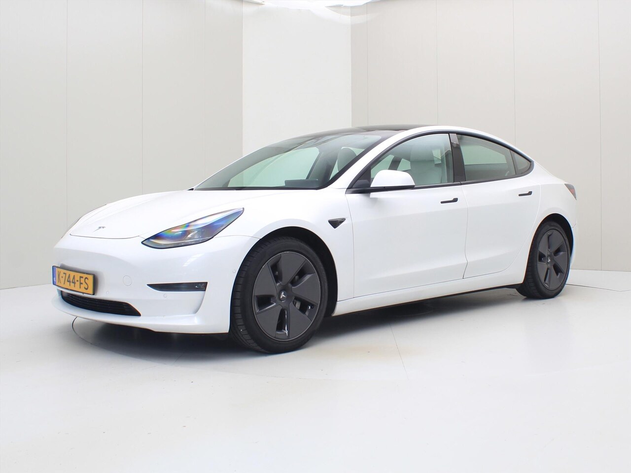Tesla Model 3 - Long-Range AWD 351pk 75 kWh FACELIFT 86,4% Soh [ WIT LEDER+WARMTEPOMP+AUTOPILOT ] - AutoWereld.nl