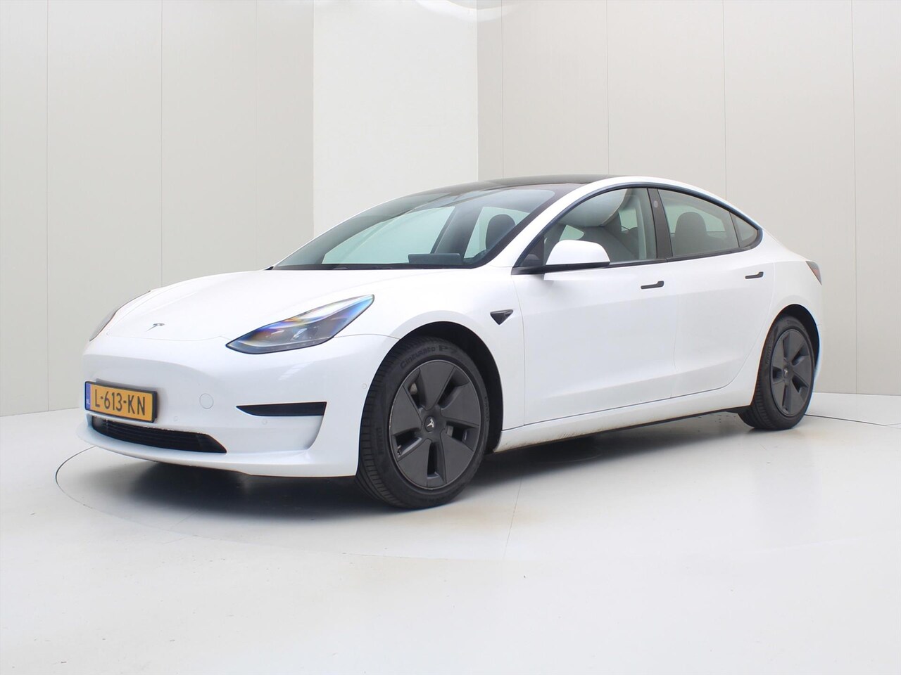 Tesla Model 3 - Standard RWD Plus 90.2% SoH FACELIFT [ TREKHAAK+LFP-ACCU+WARMTEPOMP+AUTOPILOT+60 kWh ] - AutoWereld.nl