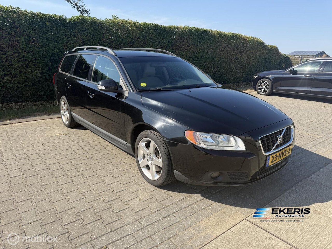 Volvo V70 - 2.5T Momentum | Automaat | Leder | Cruise | NW APK - AutoWereld.nl