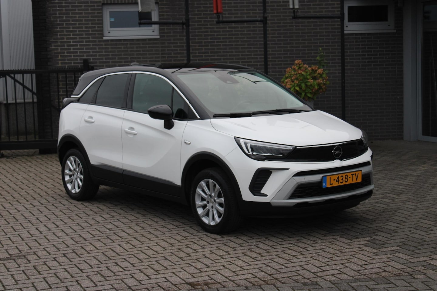Opel Crossland - 1.2 Turbo Elegance Led/AppleAndroid/Trekhaak Incl garantie!! - AutoWereld.nl