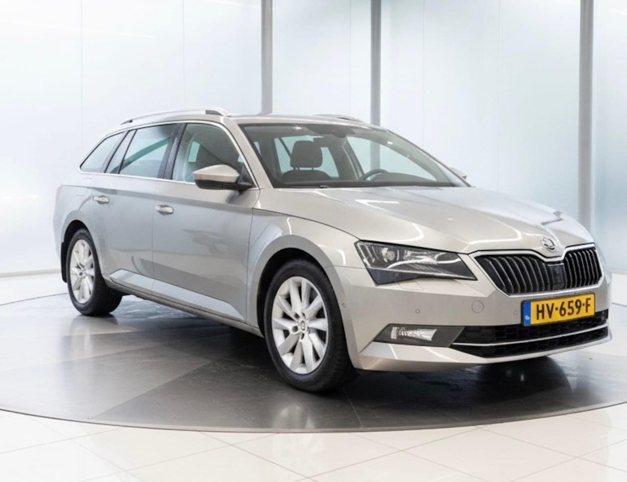 Skoda Superb Combi - 1.4 TSI ACT Style Business 1.4 TSI ACT Style Business - AutoWereld.nl