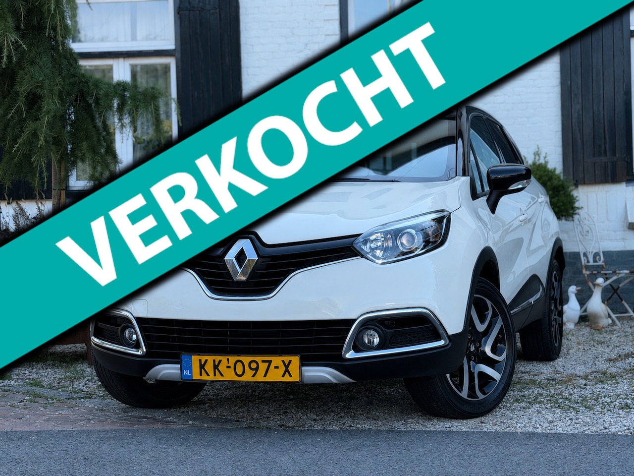 Renault Captur - 0.9 TCe Helly Hansen|Stoelverwarming|Navi|Leder| - AutoWereld.nl
