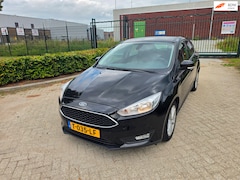 Ford Focus - 1.6 TI-VCT Titanium AUTOMAAT CLIMA NETJES