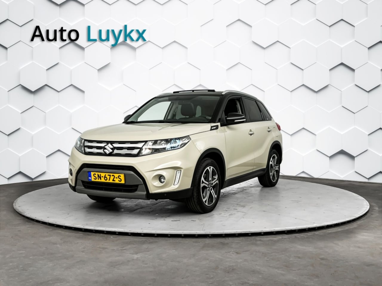 Suzuki Vitara - 1.6 High Executive Automaat | Panoramadak | Trekhaak | Lederen Bekleding - AutoWereld.nl