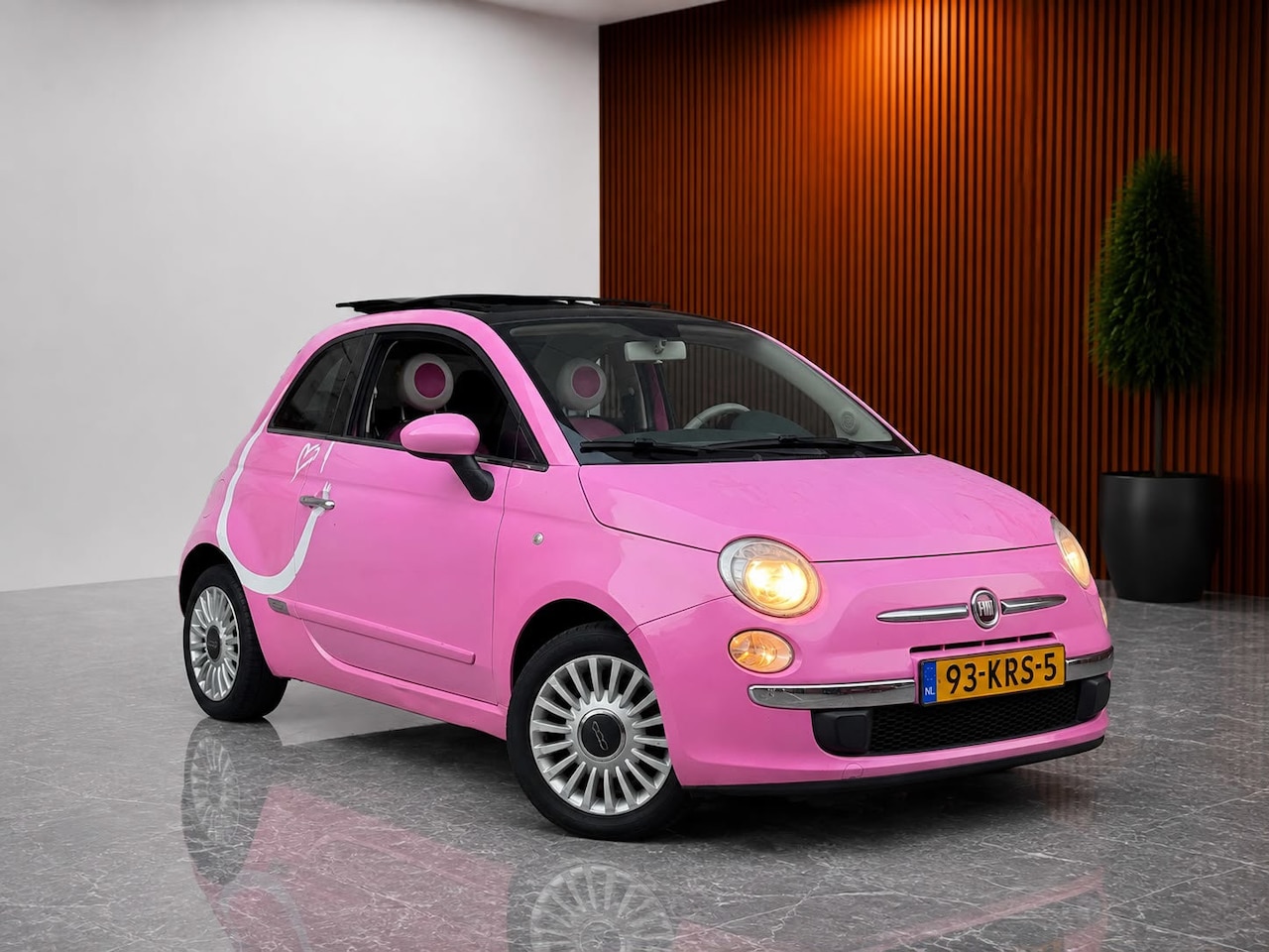 Fiat 500 - 1.2 Rosa AUTOMAAT! (SCHUIF/KANTEL PANORAMADAK, NIEUWE APK, ELEKT RAMEN, GETINTE RUITEN, NL - AutoWereld.nl