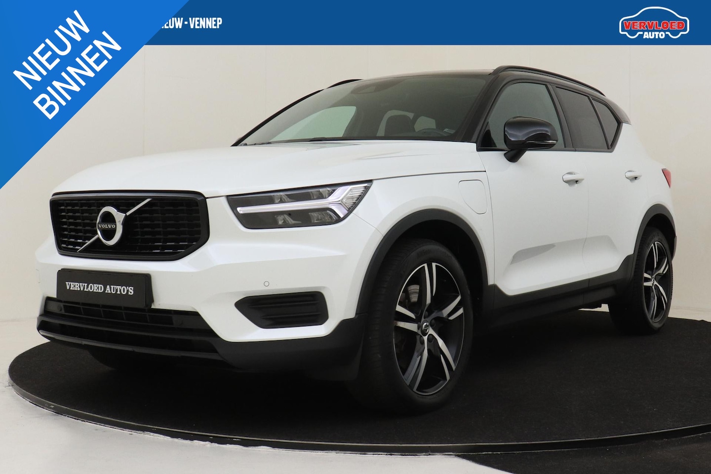 Volvo XC40 - T5 TWIN ENGINE R-DESIGN -PANO.DAK|POWER-SEATS|CLIMATE.PRO|CAMERA|PRIVACY.GLAS|VERW.VOORUIT - AutoWereld.nl