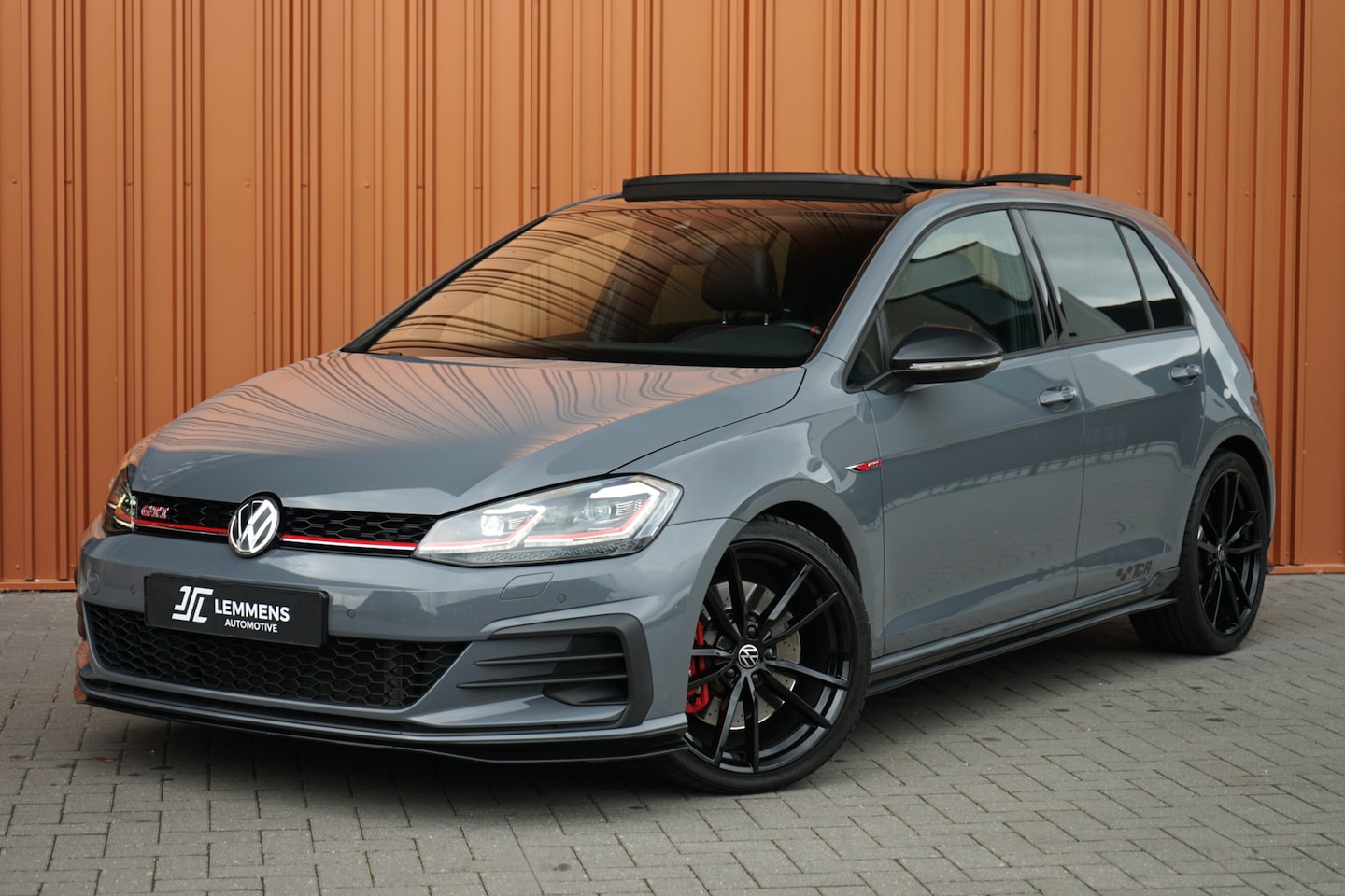 Volkswagen Golf - 2.0 TSI GTI TCR 290PK DSG Panodak Akra DCC Dynaudio ACC Carplay - AutoWereld.nl