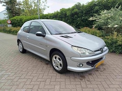 Peugeot 206 - 1.4 Quiksilver