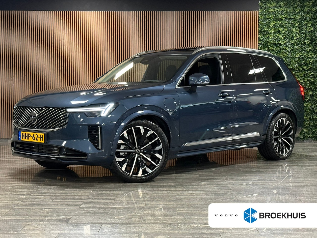 Volvo XC90 - T8 AWD Recharge Ultra Bright | Luchtvering | Stoelventilatie | Trekhaak | 360 Camera | Hea - AutoWereld.nl