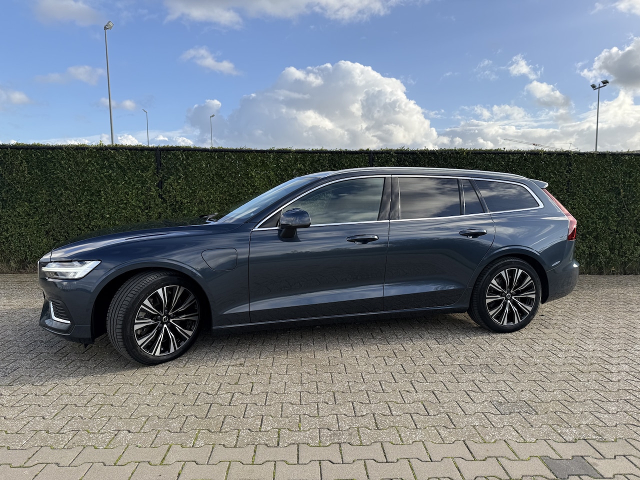 Volvo V60 - 2.0 T8 Plug-in hybrid AWD Plus Bright Panoramadak | Harman - AutoWereld.nl