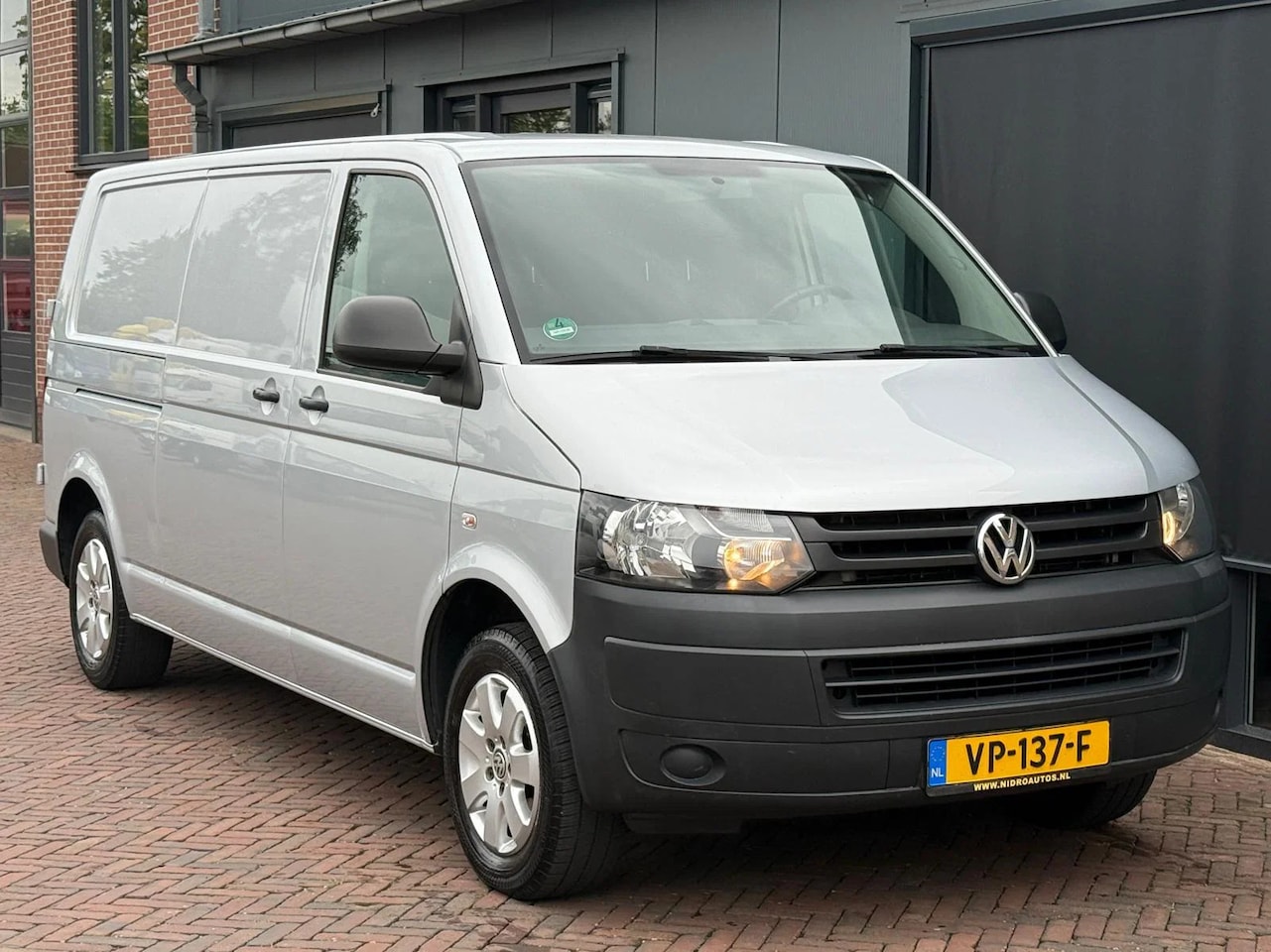 Volkswagen Transporter - 2.0 TDI 114 PK L2 Airco Trekhaak Nwe Apk Navi NAP Boekjes Lmv - AutoWereld.nl