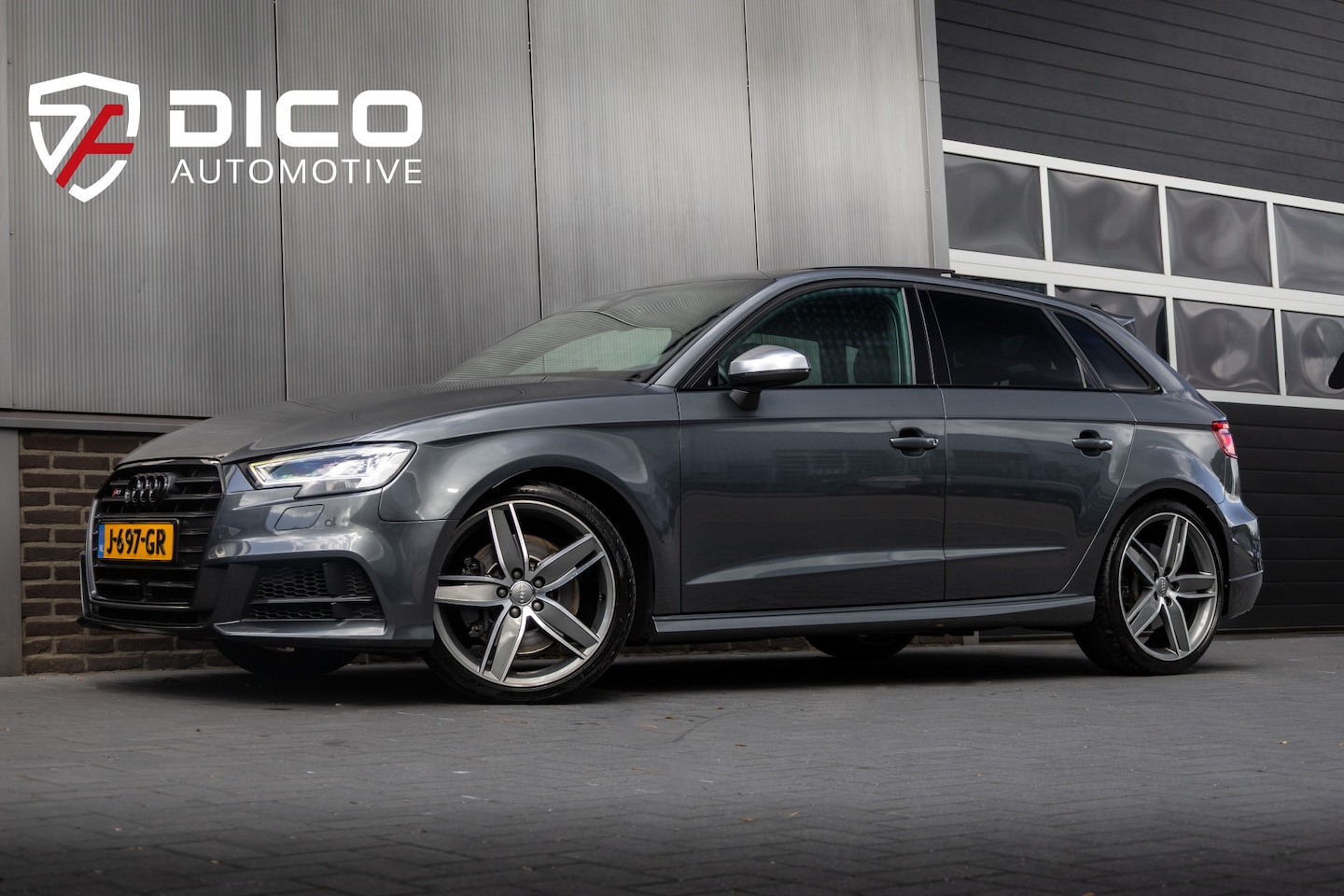 Audi S3 - Sportback 2.0 TFSI 310 pk S3 Quattro Pro Line Plus S-Line /Facelift/ Pano-Dak/ Matrix-Led/ - AutoWereld.nl
