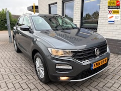 Volkswagen T-Roc - 1.5 TSI Style / Carplay / Camera / Trekhaak / Add. Cruise / Stoel-/ stuurwarming / Telefoo