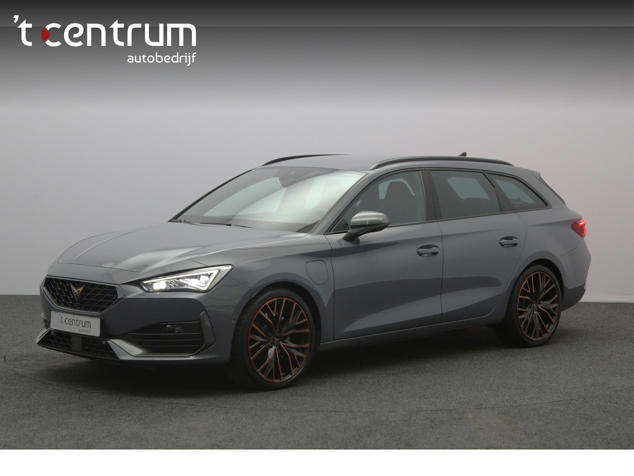 CUPRA Leon Sportstourer - 245 PK 1.4 e-Hybrid VZ Copper Edition PHEV, Adap. Cruise Control, Stuur- & Stoelverwarming - AutoWereld.nl