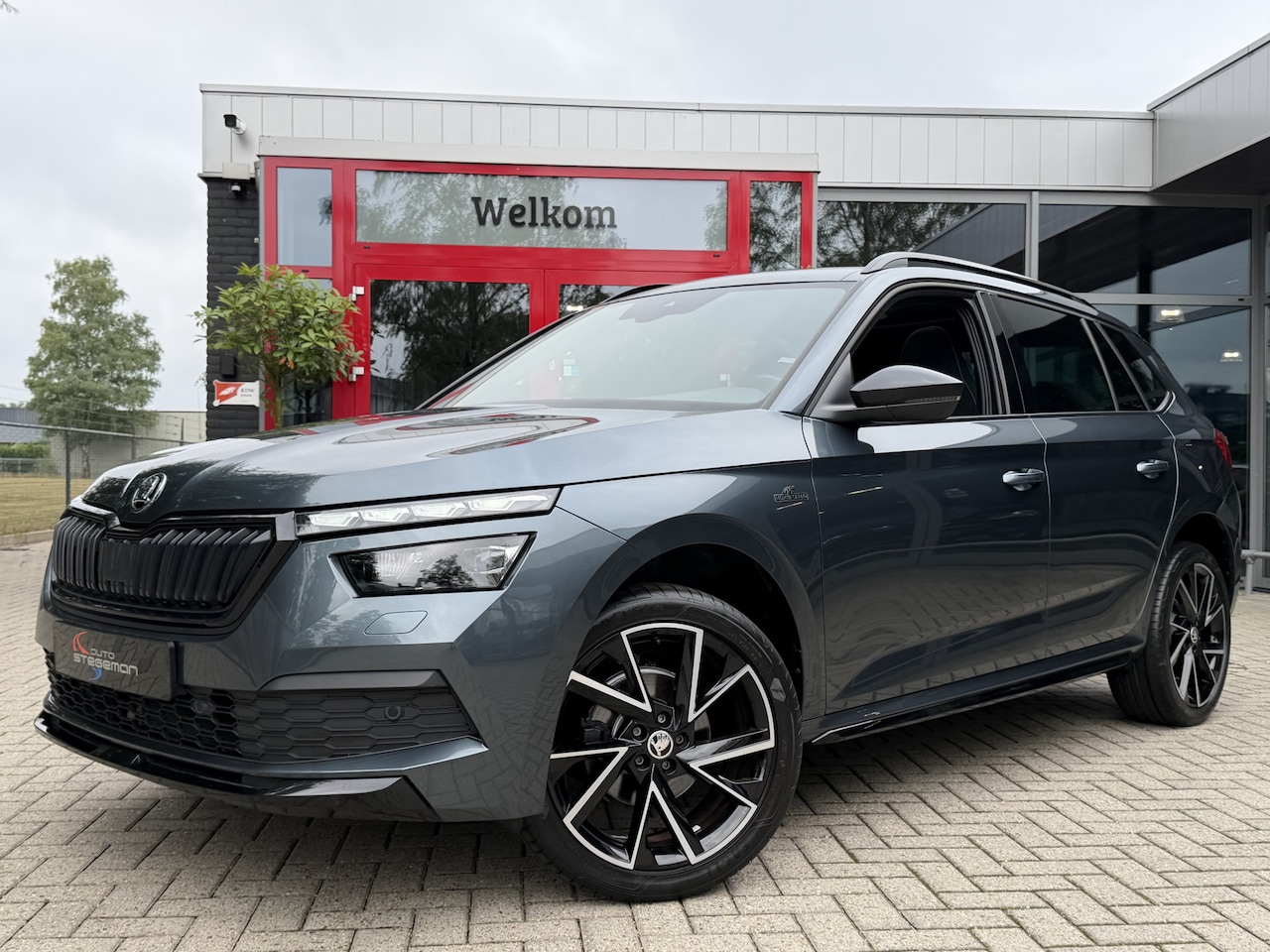 Skoda Kamiq - 1.5 TSI 150PK AUT. *!* MONTE CARLO *!* PANODAK/ 18 INCH/ LED/ CAMERA/ CARPLAY *!* - AutoWereld.nl