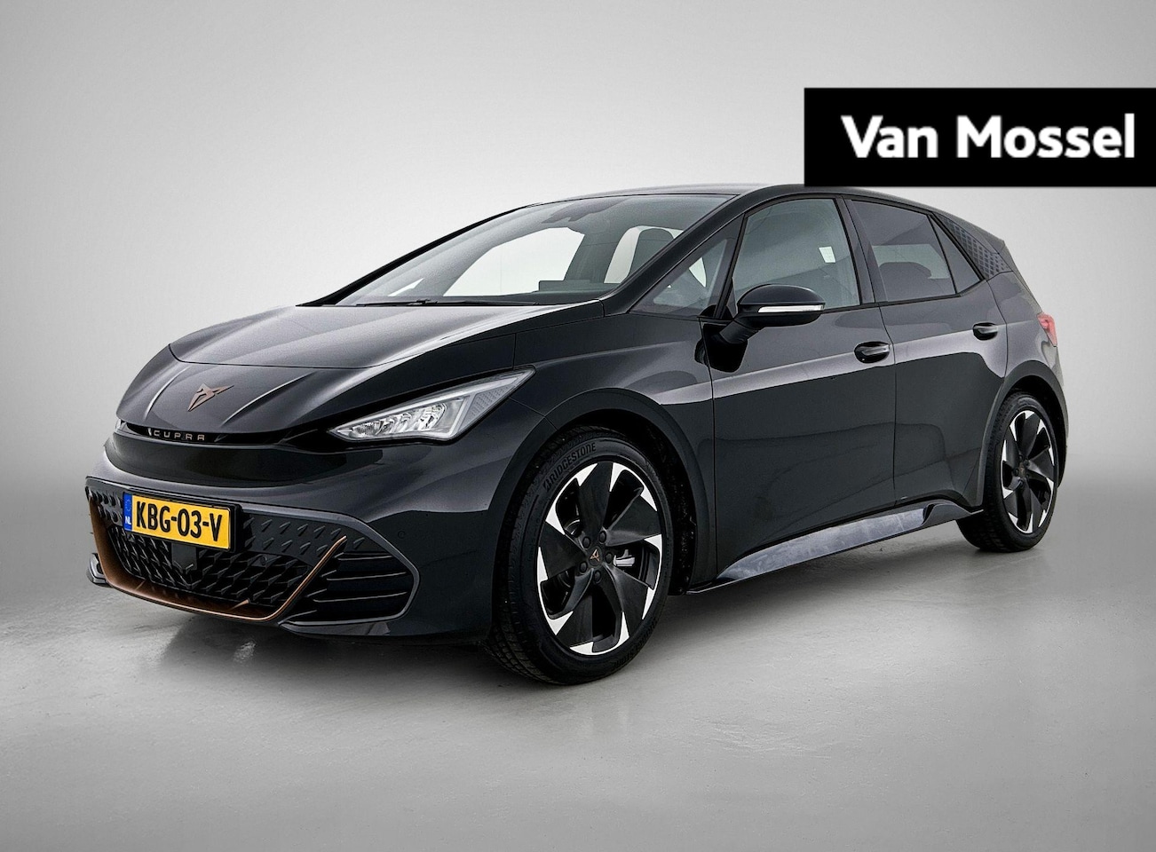 CUPRA Born - Business 63 kWh | NIEUW BINNEN | STOELVERWARMING | ACHTERUITRIJCAMERA | 19" VELGEN | KEYLE - AutoWereld.nl