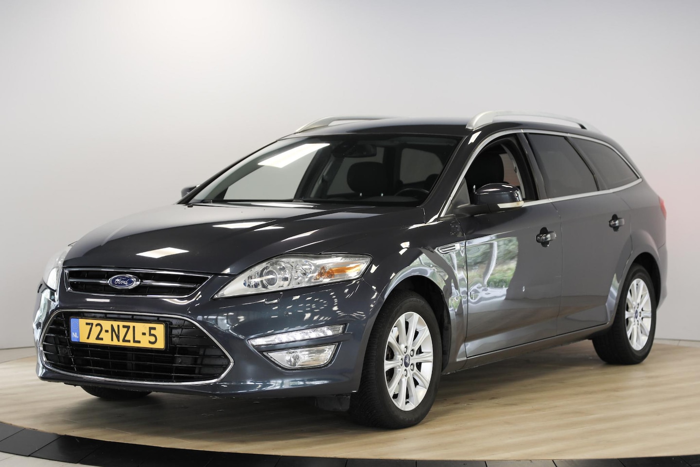 Ford Mondeo Wagon - 2.0 EcoBoost Titanium LEES TEKST | HANDEL/EXPORT - AutoWereld.nl