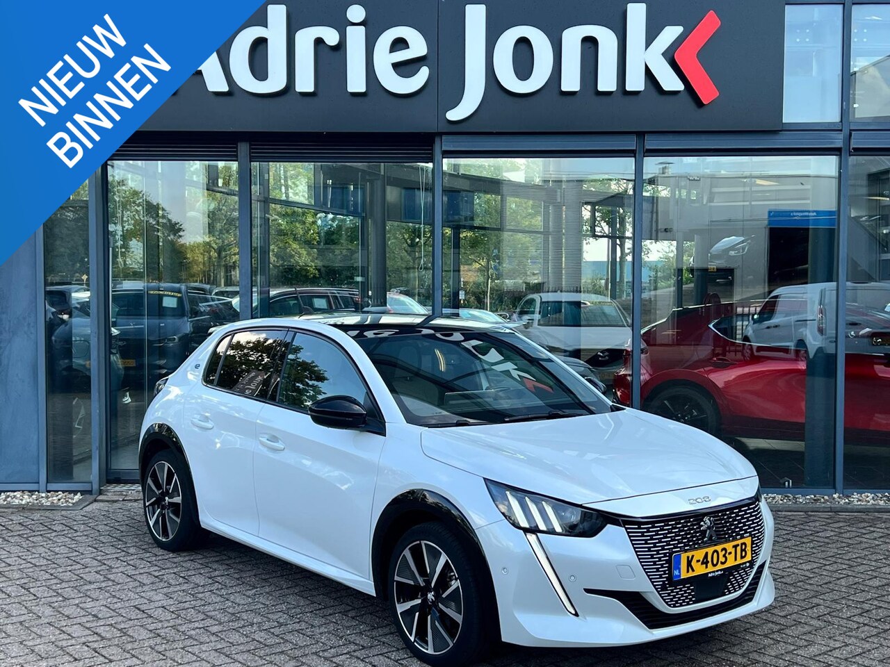 Peugeot e-208 - EV GT Pack 50 kWh |LAGE KM STAND 30.472km | PANORAMADAK | NAVIGATIE | STOEVERWARMING | A.C - AutoWereld.nl