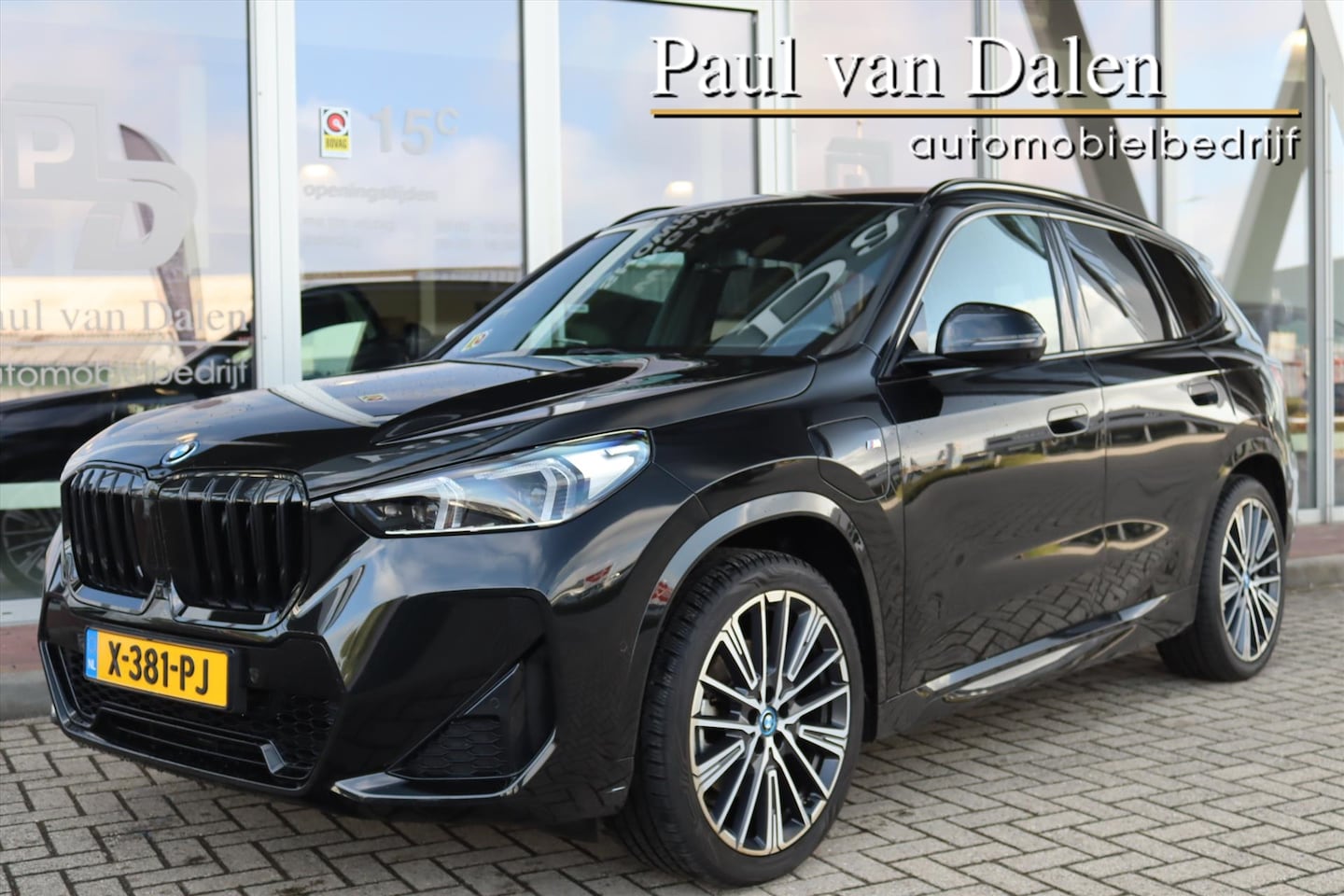 BMW X1 - (u11) XDRIVE30e 326PK M-SPORT SHADOW LINE Head-Up | Memory | 360 Camera | Stoelverw. | Dri - AutoWereld.nl