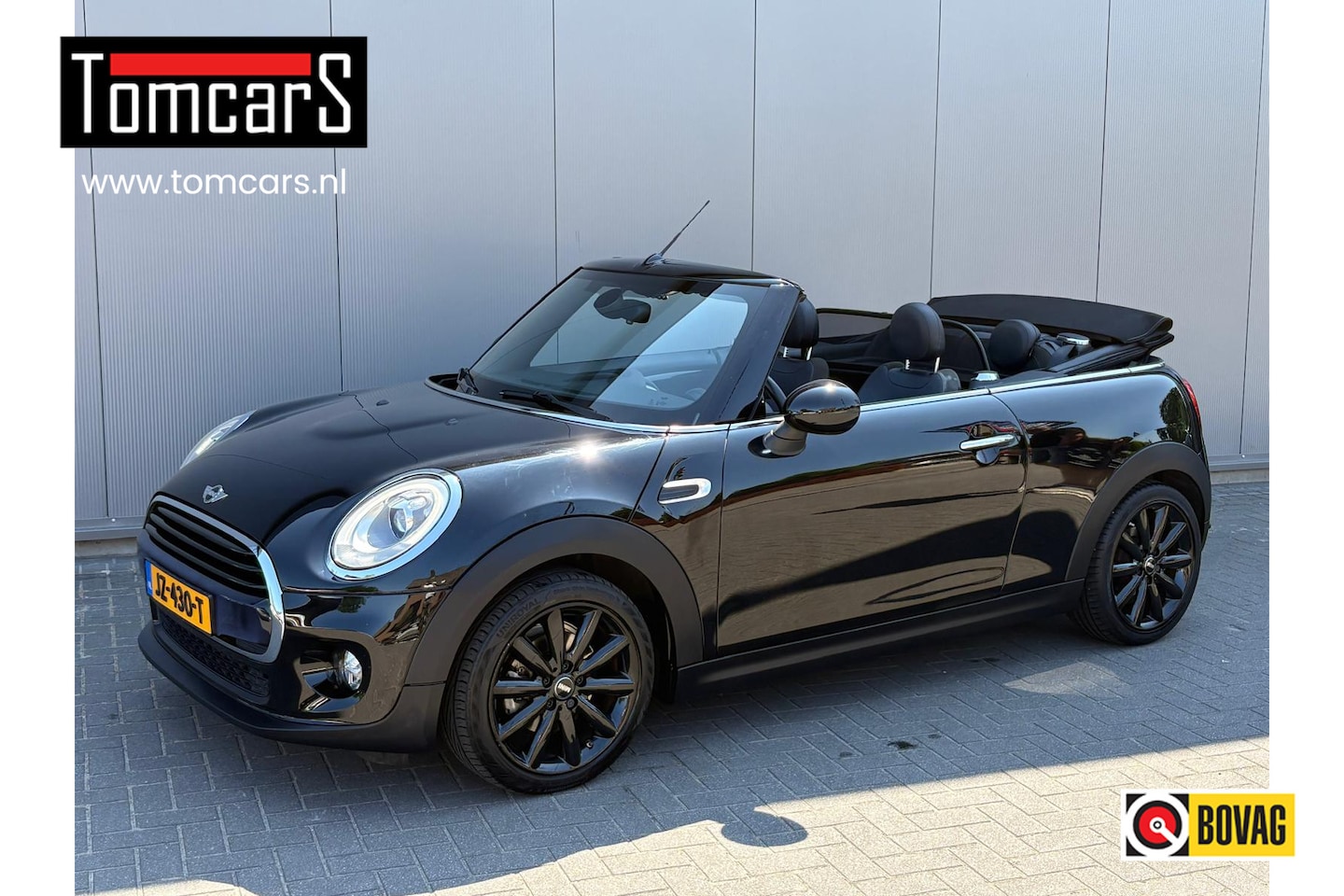 MINI Cabrio - 1.5i 136PK Cooper Chili Serious Business Cabrio/ Parkeersensoren/ Navigatie - AutoWereld.nl