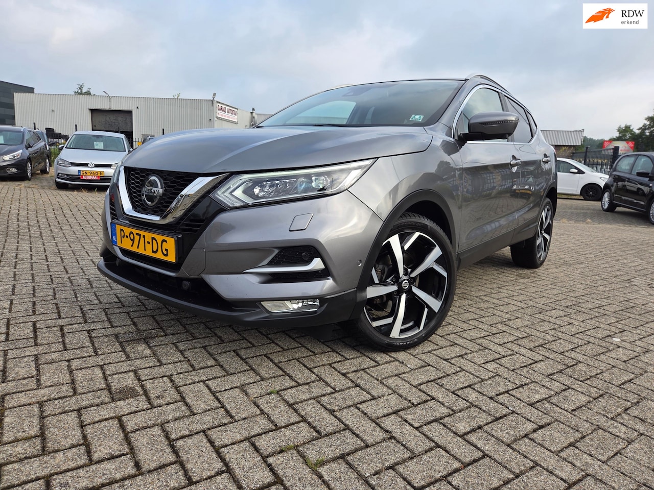 Nissan Qashqai - 1.3 DIG-T AUTOMAAT/PANO/VOL OPTIE - AutoWereld.nl